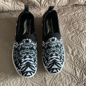Skechers Air-Cooled Arch Fit 158273 Slip On Shoes Womens Size 7.5M